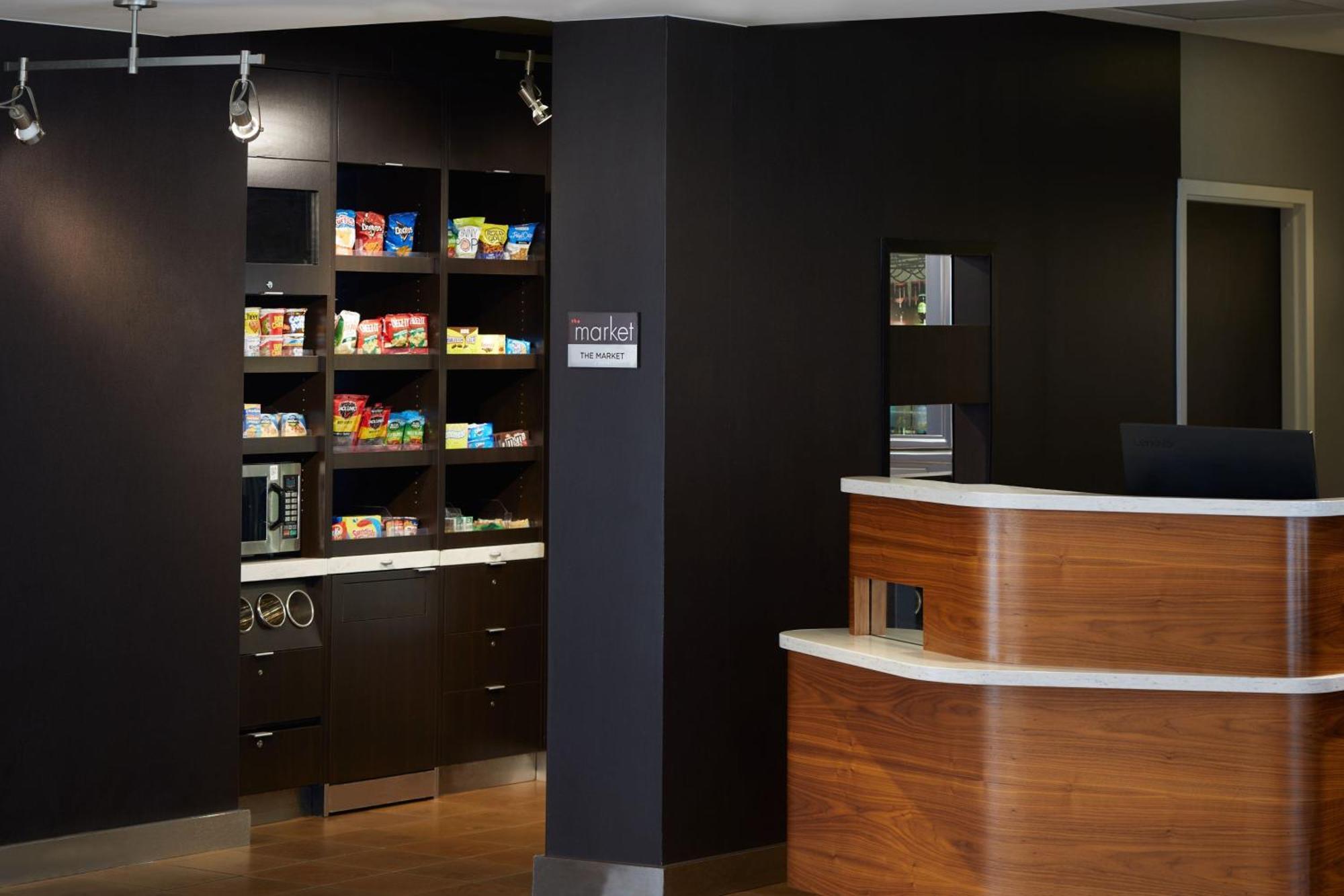 Courtyard By Marriott Memphis Airport Hotel Buitenkant foto