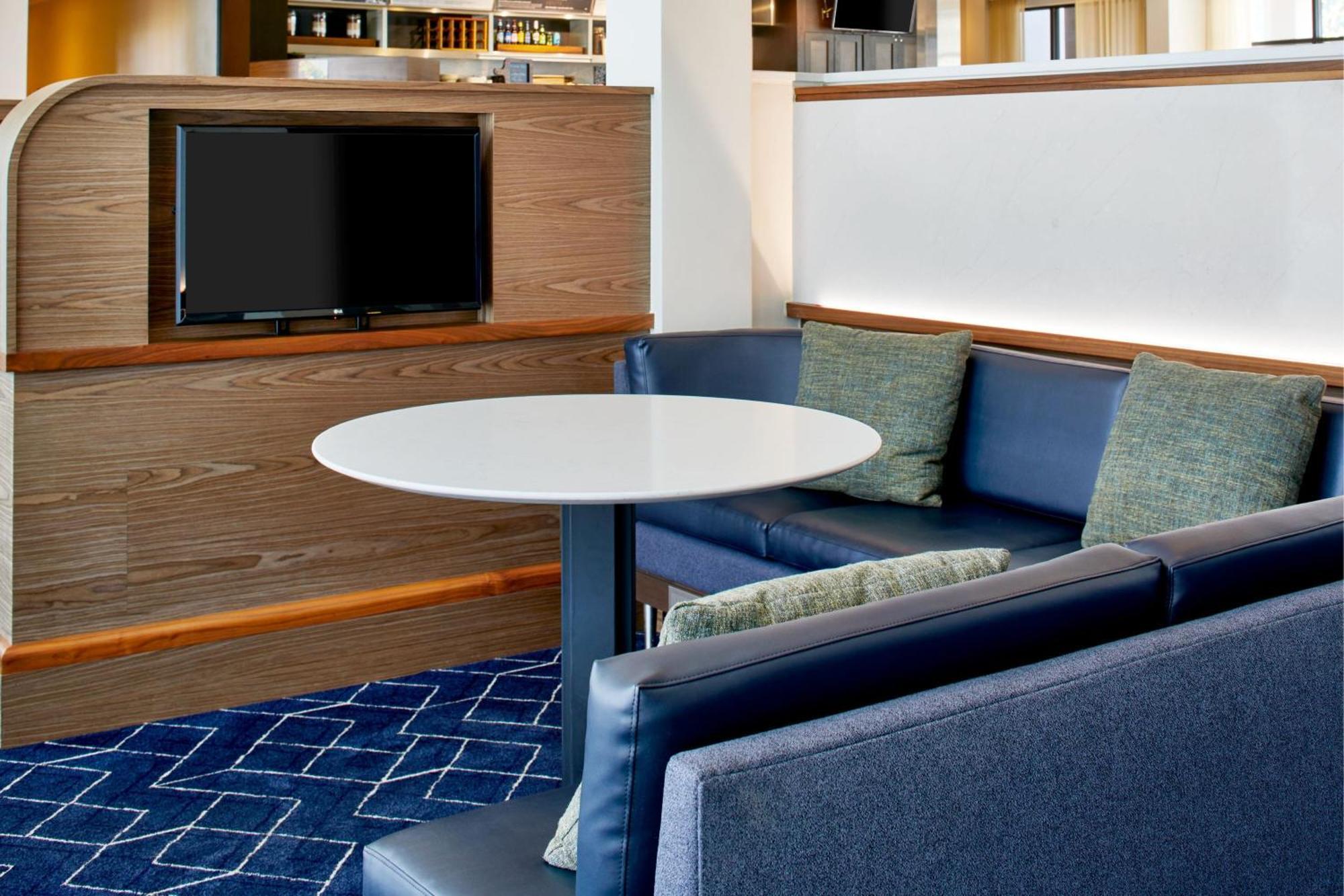 Courtyard By Marriott Memphis Airport Hotel Buitenkant foto