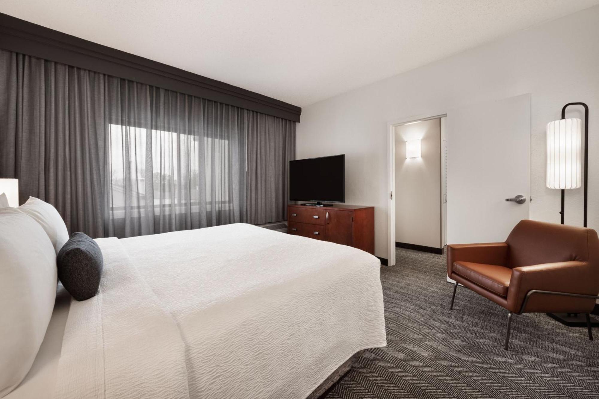 Courtyard By Marriott Memphis Airport Hotel Buitenkant foto