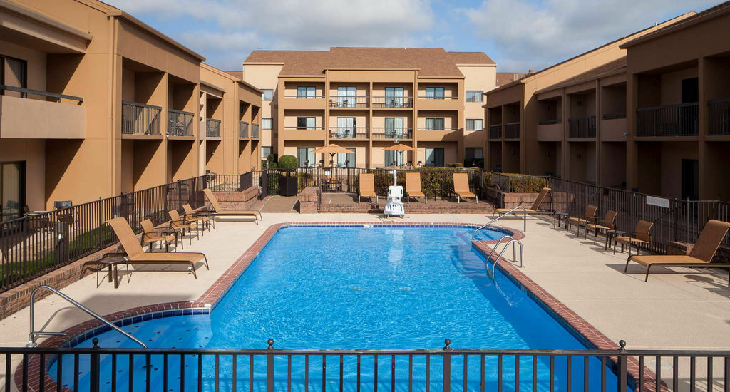 Courtyard By Marriott Memphis Airport Hotel Buitenkant foto